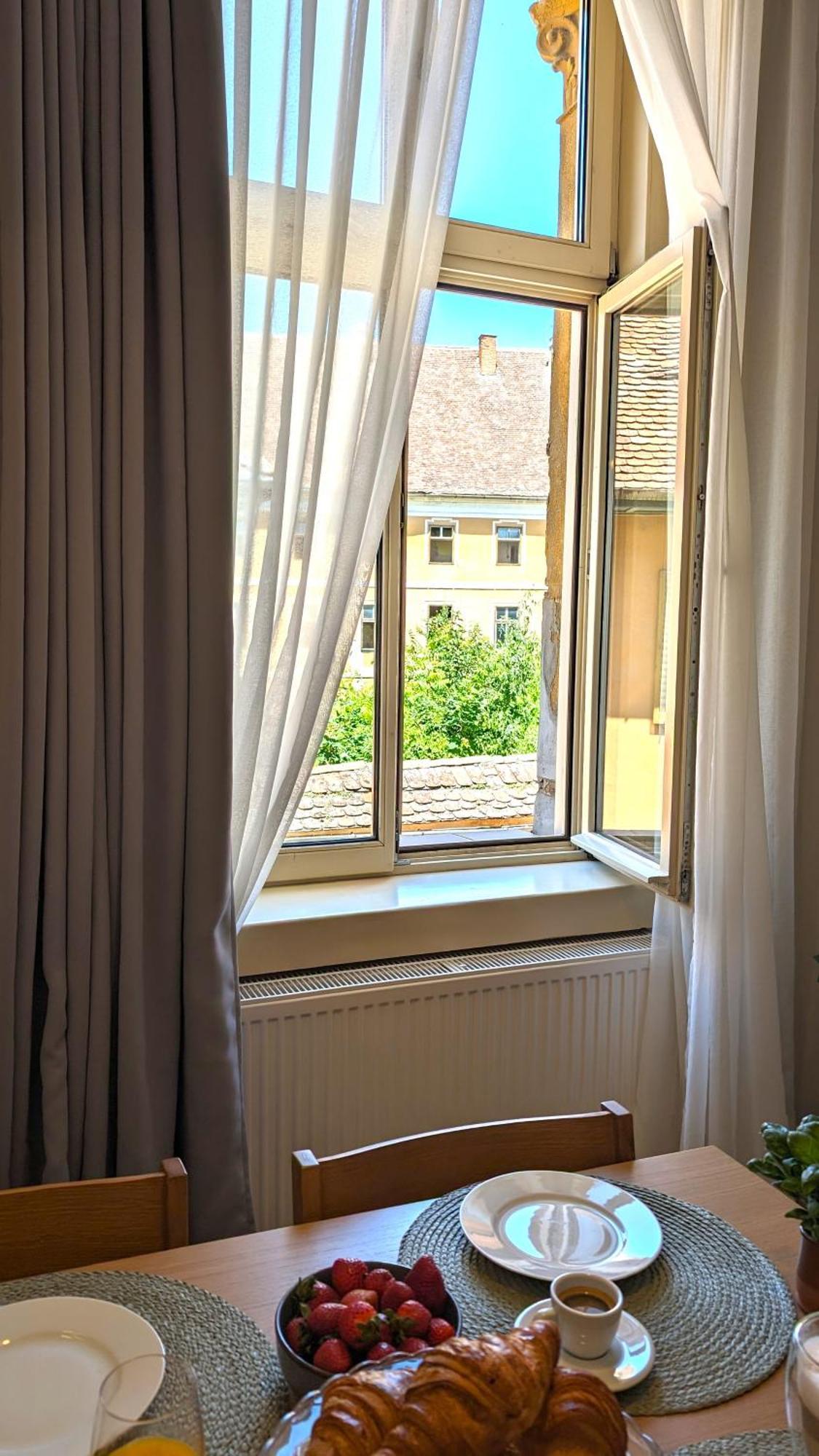 Apartments In Historic Center, Quiet Area, Ac Sibiu Eksteriør billede
