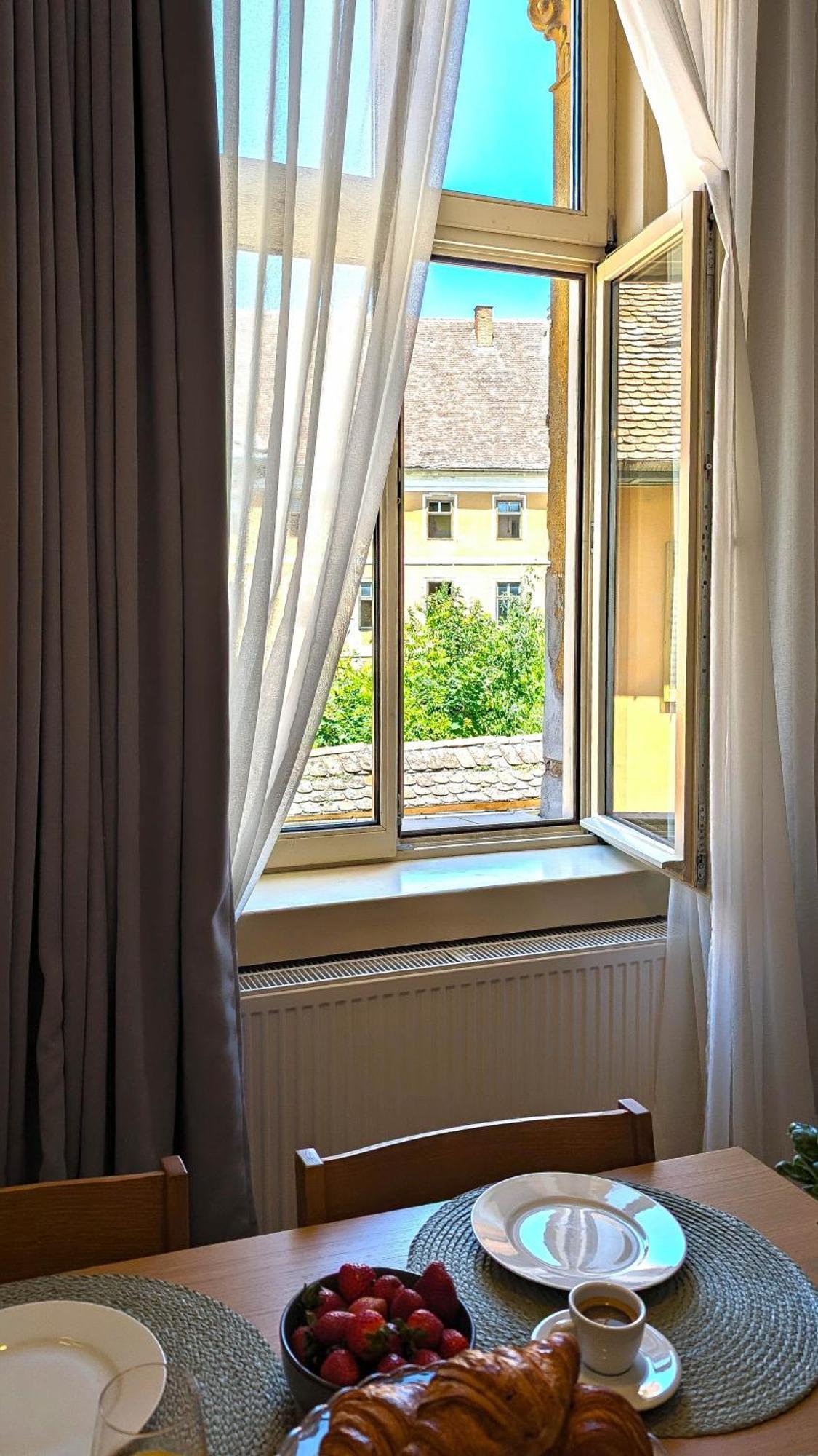 Apartments In Historic Center, Quiet Area, Ac Sibiu Eksteriør billede